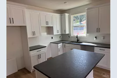 1321 John Carroll Dr, Pensacola, FL 32504 - Photo 15