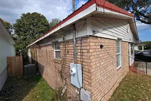 1014 W Lloyd St, Pensacola, FL 32501 - Photo 3