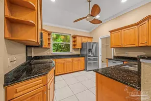 4610 Peacock Dr, Pensacola, FL 32504 - Photo 9