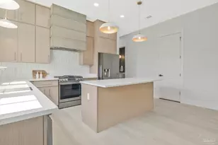 440 W Wright St, Pensacola, FL 32501 - Photo 3