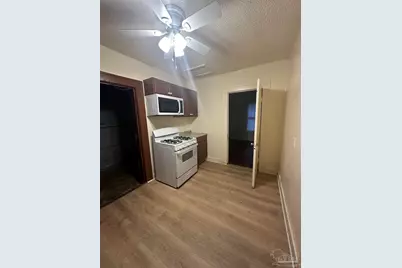 14 E Strong St, Pensacola, FL 32501 - Photo 9