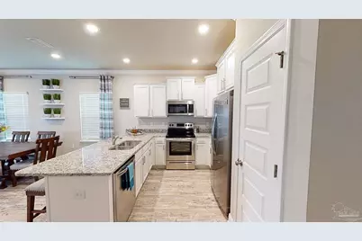 201 S E St, Pensacola, FL 32502 - Photo 15