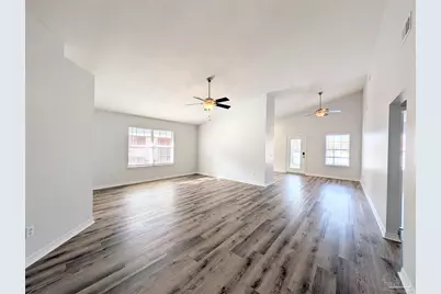 28 Easton St, Cantonment, FL 32533 - Photo 5