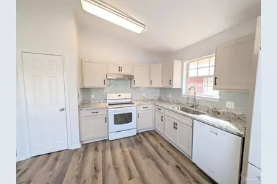 28 Easton St, Cantonment, FL 32533 - Photo 13