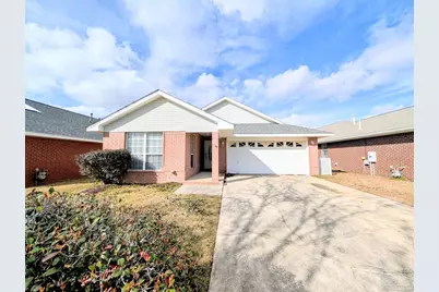 28 Easton St, Cantonment, FL 32533 - Photo 1