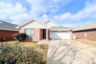 28 Easton St, Cantonment, FL 32533 - Photo 1