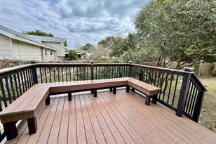 205 Fairpoint Dr, Gulf Breeze, FL 32561 - Photo 9