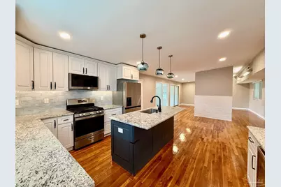 205 Fairpoint Dr, Gulf Breeze, FL 32561 - Photo 3