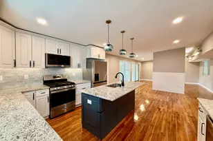 205 Fairpoint Dr, Gulf Breeze, FL 32561 - Photo 3