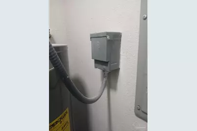 305 N Madison Dr, Pensacola, FL 32505 - Photo 53