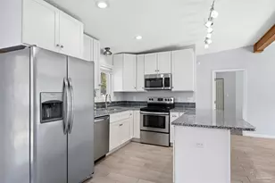 6473 Lakeshore Dr, Milton, FL 32570 - Photo 7