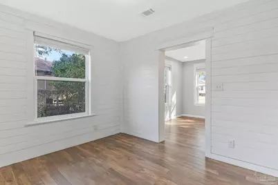 810 W Lakeview Ave, Pensacola, FL 32501 - Photo 9