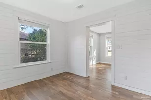 810 W Lakeview Ave, Pensacola, FL 32501 - Photo 9