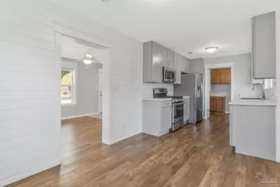 810 W Lakeview Ave, Pensacola, FL 32501 - Photo 7