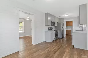 810 W Lakeview Ave, Pensacola, FL 32501 - Photo 7
