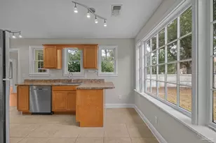 830 Moreno St, Pensacola, FL 32501 - Photo 11