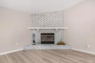 5850 Princeton Dr, Pensacola, FL 32526 - Photo 9