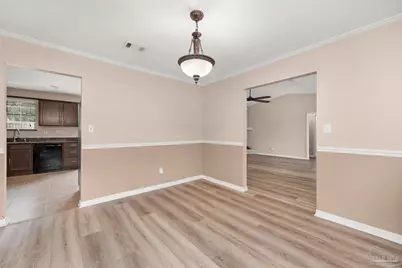 5850 Princeton Dr, Pensacola, FL 32526 - Photo 17