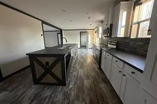 9751 Aloha Ln, Pensacola, FL 32526 - Photo 3