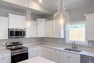 241 N H St, Pensacola, FL 32502 - Photo 11