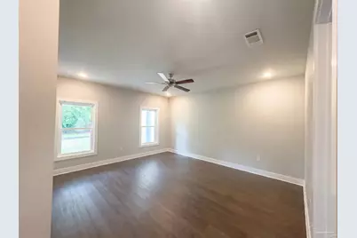 241 N H St, Pensacola, FL 32502 - Photo 17
