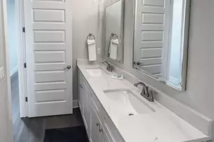 241 N H St, Pensacola, FL 32502 - Photo 17