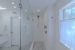 5756 E Bay Blvd, Gulf Breeze, FL 32563 - Photo 17