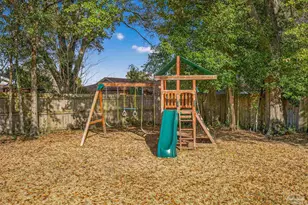 1834 Peyton Dr, Pensacola, FL 32503 - Photo 15