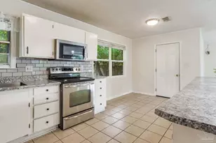 3255 Newton Dr, Pensacola, FL 32503 - Photo 3