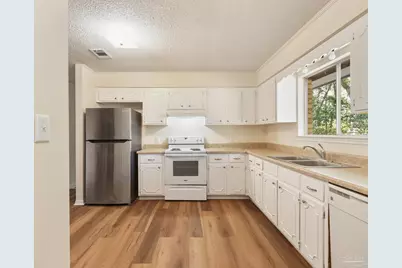 5731 Langley Ct Langley Ct, Pensacola, FL 32504 - Photo 7