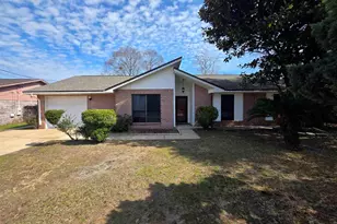 824 Lavon Dr, Pensacola, FL 32506 - Photo 1