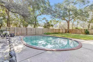 103 Highpoint Dr, Gulf Breeze, FL 32561 - Photo 3