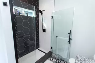 615 N B St, Pensacola, FL 32501 - Photo 17