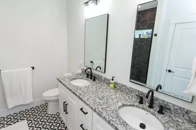 615 N B St, Pensacola, FL 32501 - Photo 13