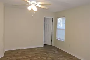 2513 Gulf Breeze Ave, Pensacola, FL 32507 - Photo 11