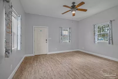 911 N Davis Hwy, Pensacola, FL 32501 - Photo 7