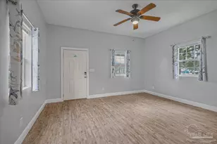 911 N Davis Hwy, Pensacola, FL 32501 - Photo 7