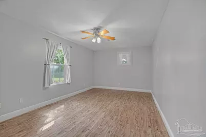 911 N Davis Hwy, Pensacola, FL 32501 - Photo 15