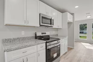 4002 Lancer St, Pace, FL 32571 - Photo 9