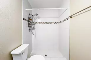 601 E Burgess Rd, Pensacola, FL 32504 - Photo 11