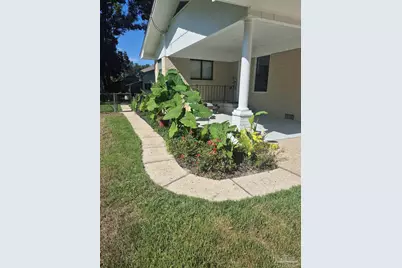 426 Fairpoint Dr, Gulf Breeze, FL 32561 - Photo 3