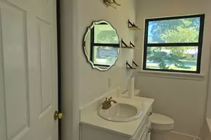 426 Fairpoint Dr, Gulf Breeze, FL 32561 - Photo 13