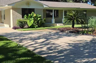 426 Fairpoint Dr, Gulf Breeze, FL 32561 - Photo 1