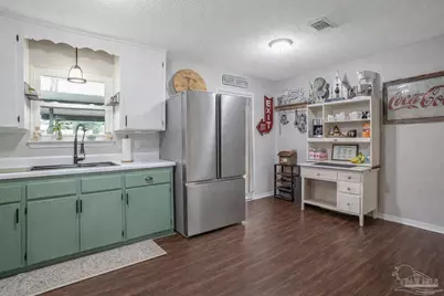 2511 W Kingsfield Dr, Cantonment, FL 32533 - Photo 11