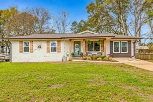 2511 W Kingsfield Dr, Cantonment, FL 32533 - Photo 1