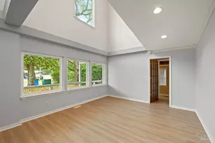 204 Camelia St, Gulf Breeze, FL 32561 - Photo 15