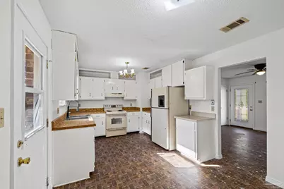 7599 Woods Rd, Pensacola, FL 32526 - Photo 9