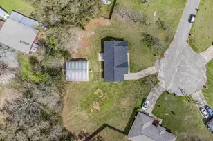 902 Heathrow Dr, Cantonment, FL 32533 - Photo 3