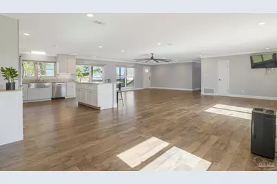 302 S Garcon Point Rd, Milton, FL 32583 - Photo 9