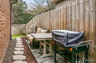 1810 Coast Ct, Gulf Breeze, FL 32563 - Photo 23